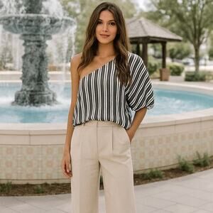 Vici One Shoulder One Shoulder Flutter Sleeve Blouse Size L